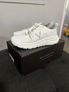 Vionic Max White Knit